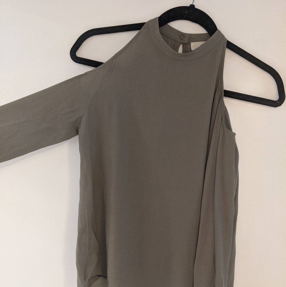 Wilfred Free Cold Shoulder Blouse never worn
